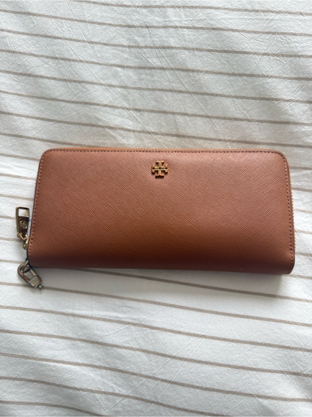 Tory Burch Luggage Brown Saffiano Zip-Around Wallet with Gold Logo - Picture 3 of 4